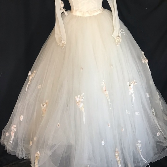 Vintage French Designer Ballgown Wedding Dress 6 - Picture 3 of 8